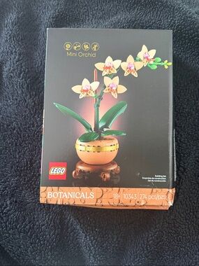 LEGO Mini Orchid Building Set